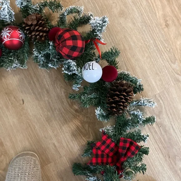 Red Buffalo Plaid Snowman Garland - Picture 6 of 6